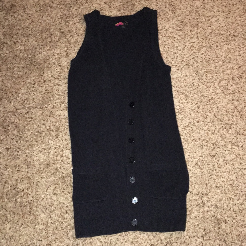 Forever 21 Sleeveless Black Cardigan